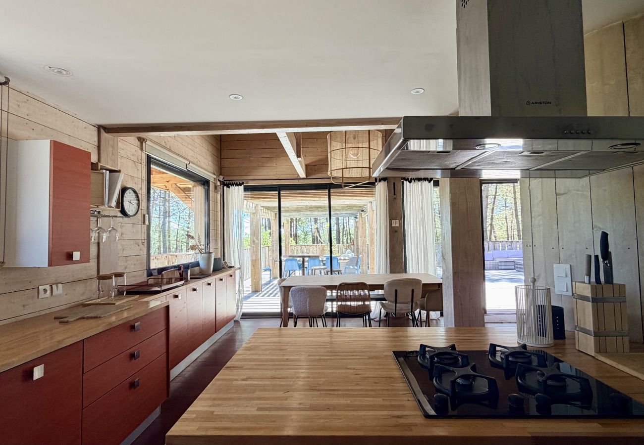 Casa en Lacanau - Villa de madera con terraza al pinar
