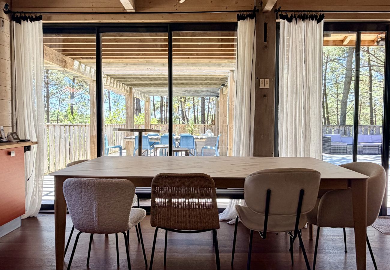 Casa en Lacanau - Villa de madera con terraza al pinar
