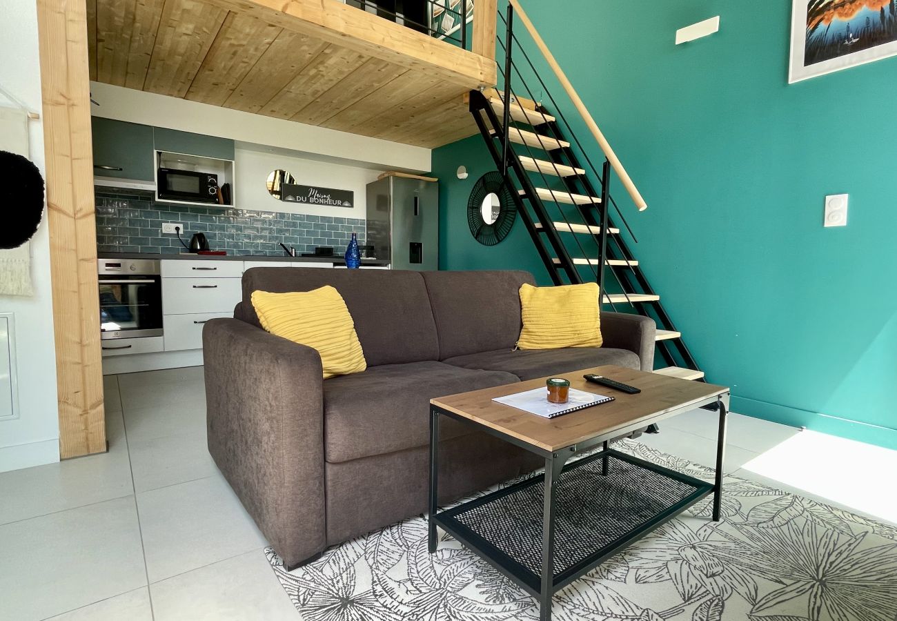 Maison mitoyenne à Lacanau - Havre de paix avec extérieur en plein centre 