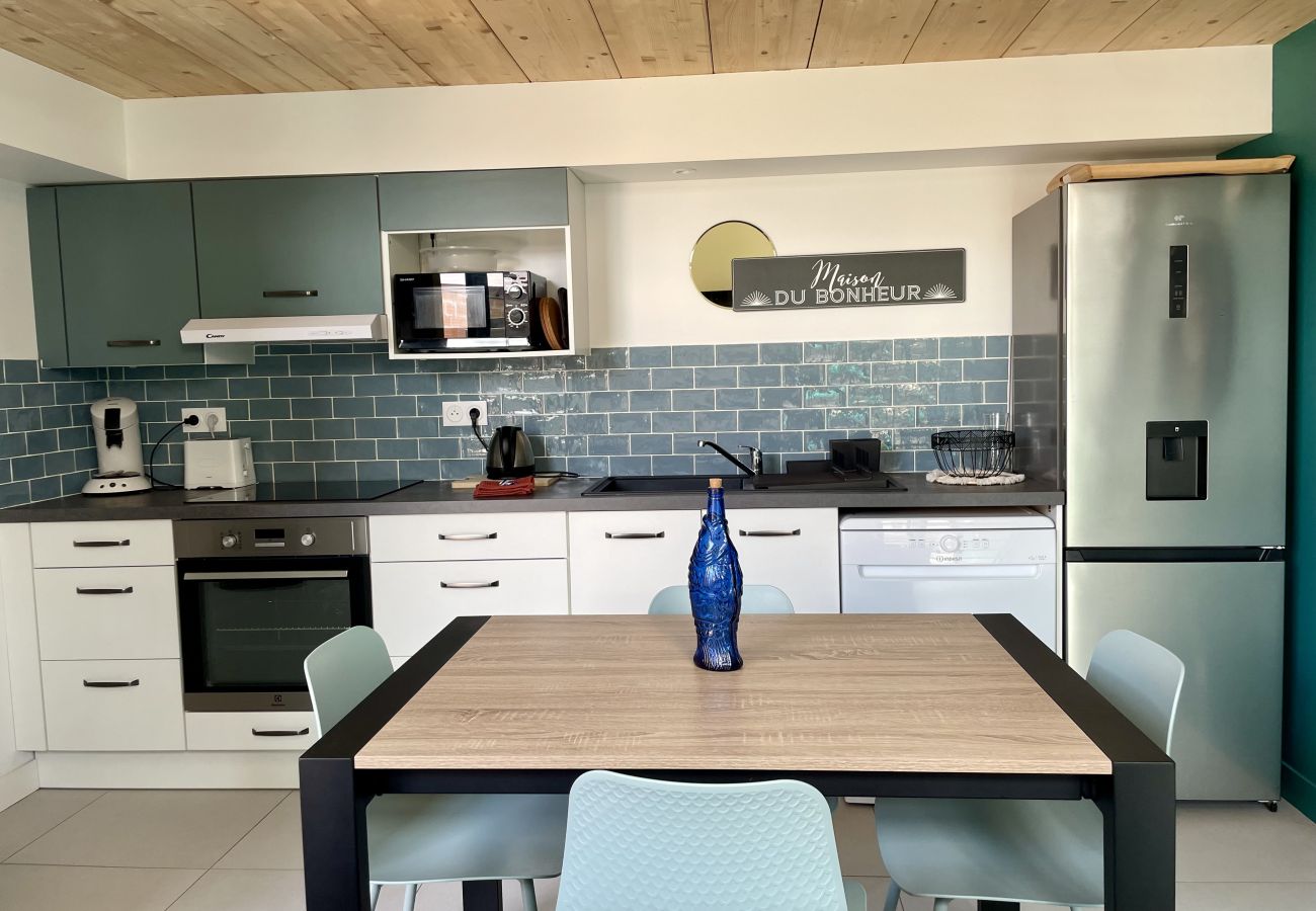 Maison mitoyenne à Lacanau - Havre de paix avec extérieur en plein centre 