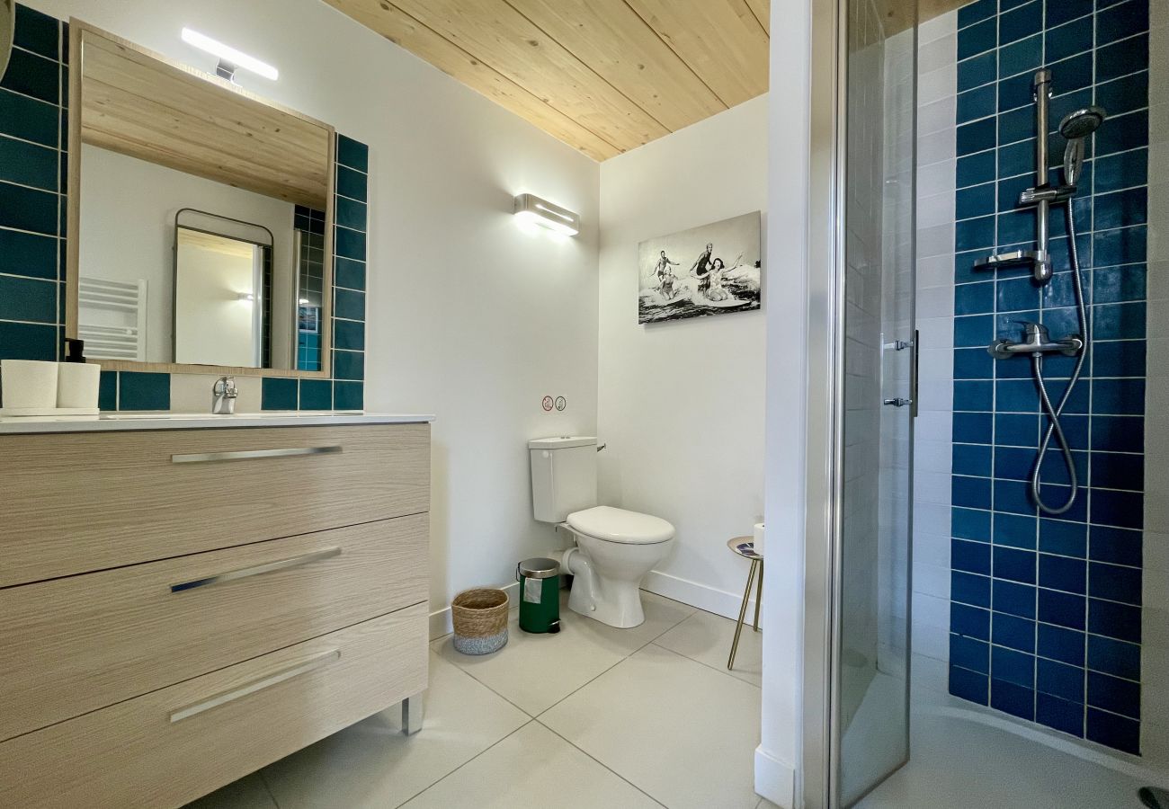 Maison mitoyenne à Lacanau - Havre de paix avec extérieur en plein centre 