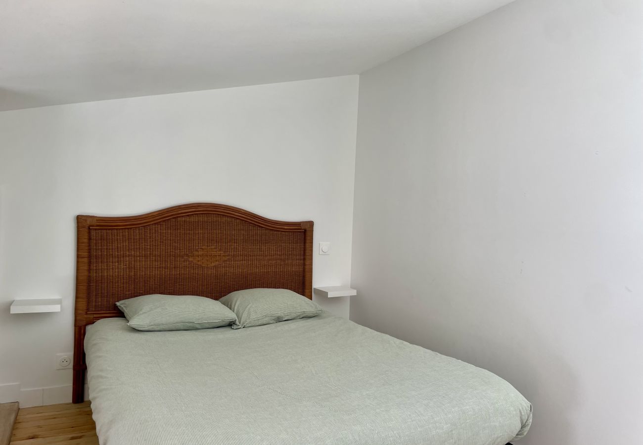 Maison mitoyenne à Lacanau - Havre de paix avec extérieur en plein centre 