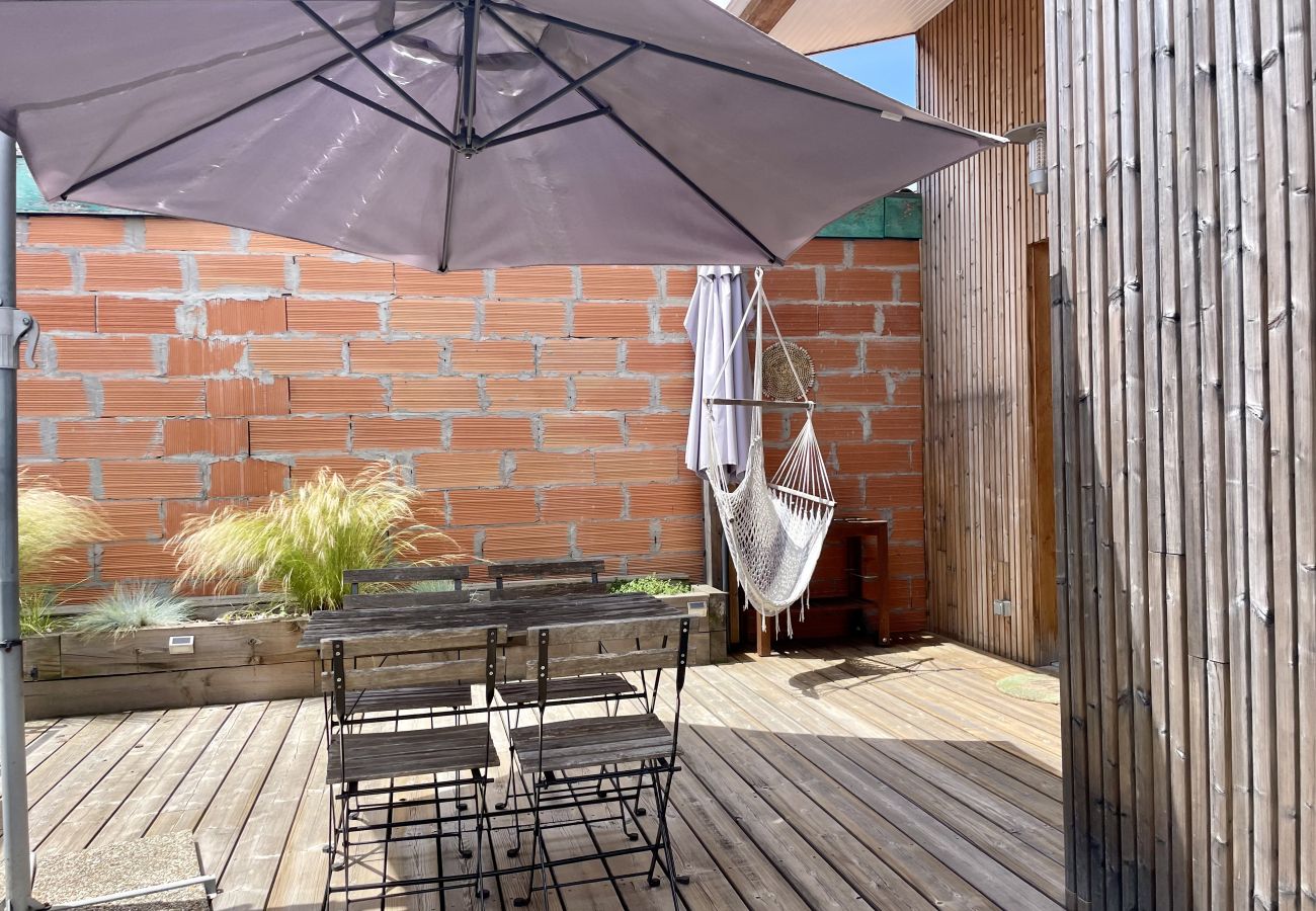 Maison mitoyenne à Lacanau - Havre de paix avec extérieur en plein centre 