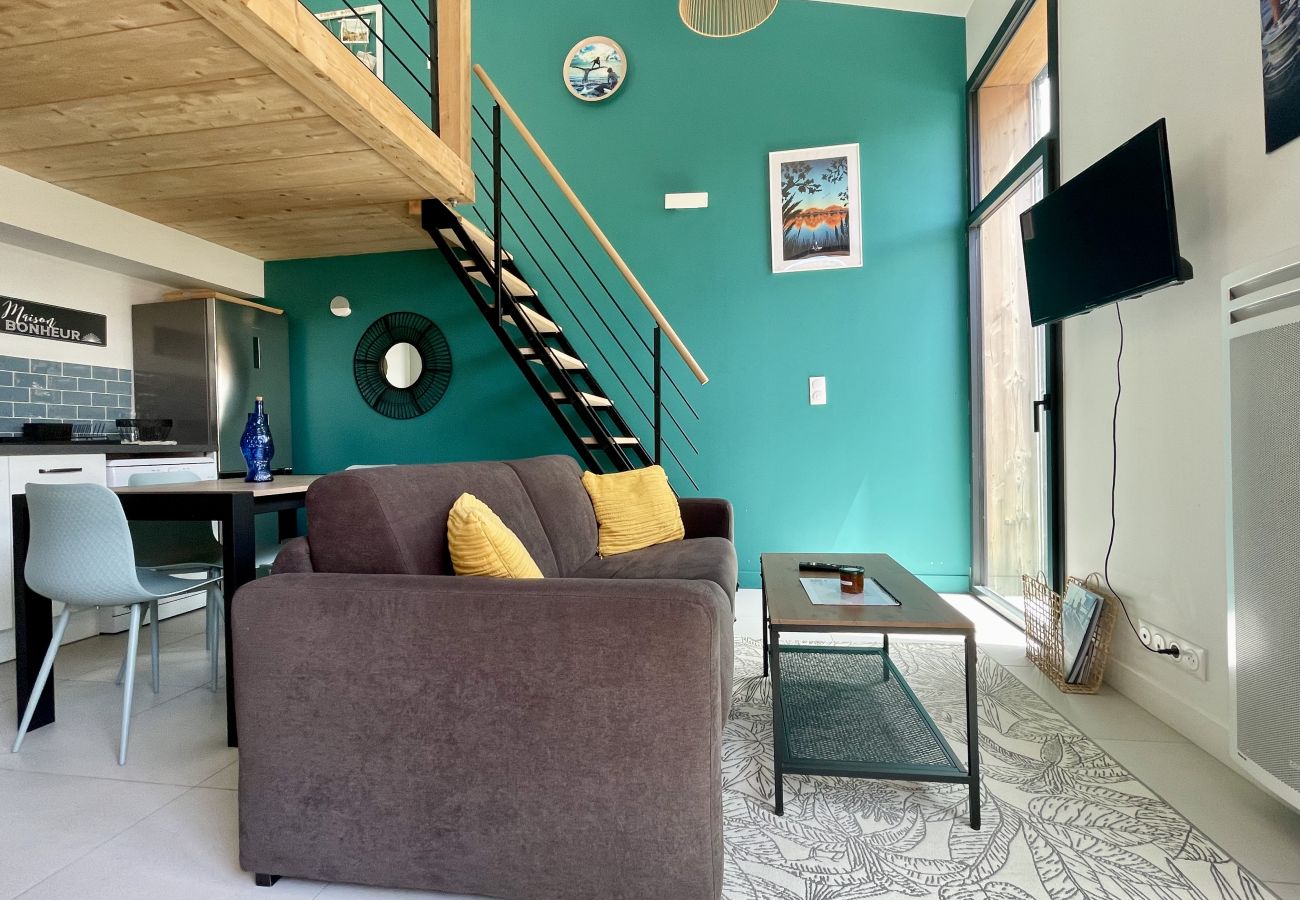 Maison mitoyenne à Lacanau - Havre de paix avec extérieur en plein centre 