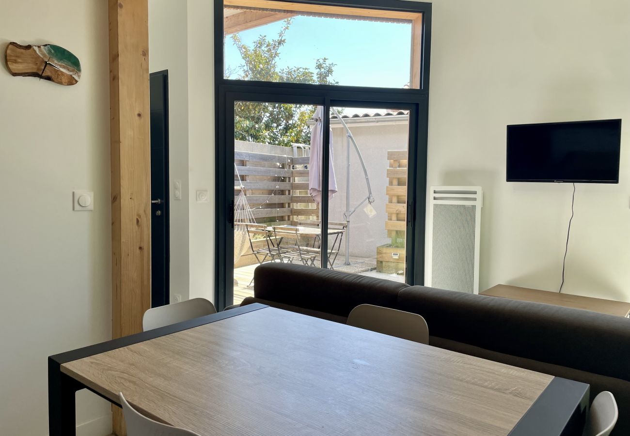 Maison mitoyenne à Lacanau - Loft neuf et lumineux avec extérieur 