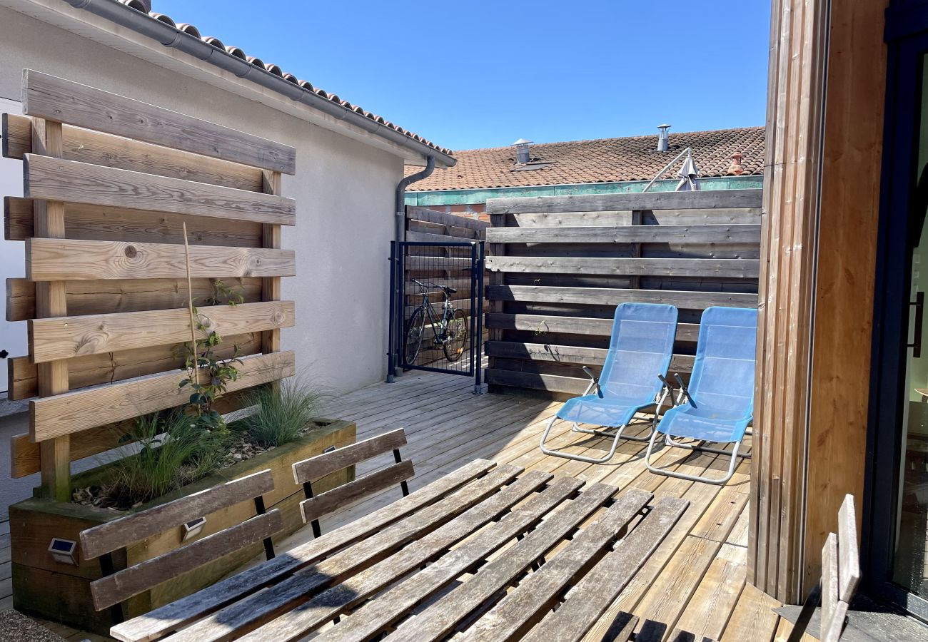 Maison mitoyenne à Lacanau - Loft neuf et lumineux avec extérieur 