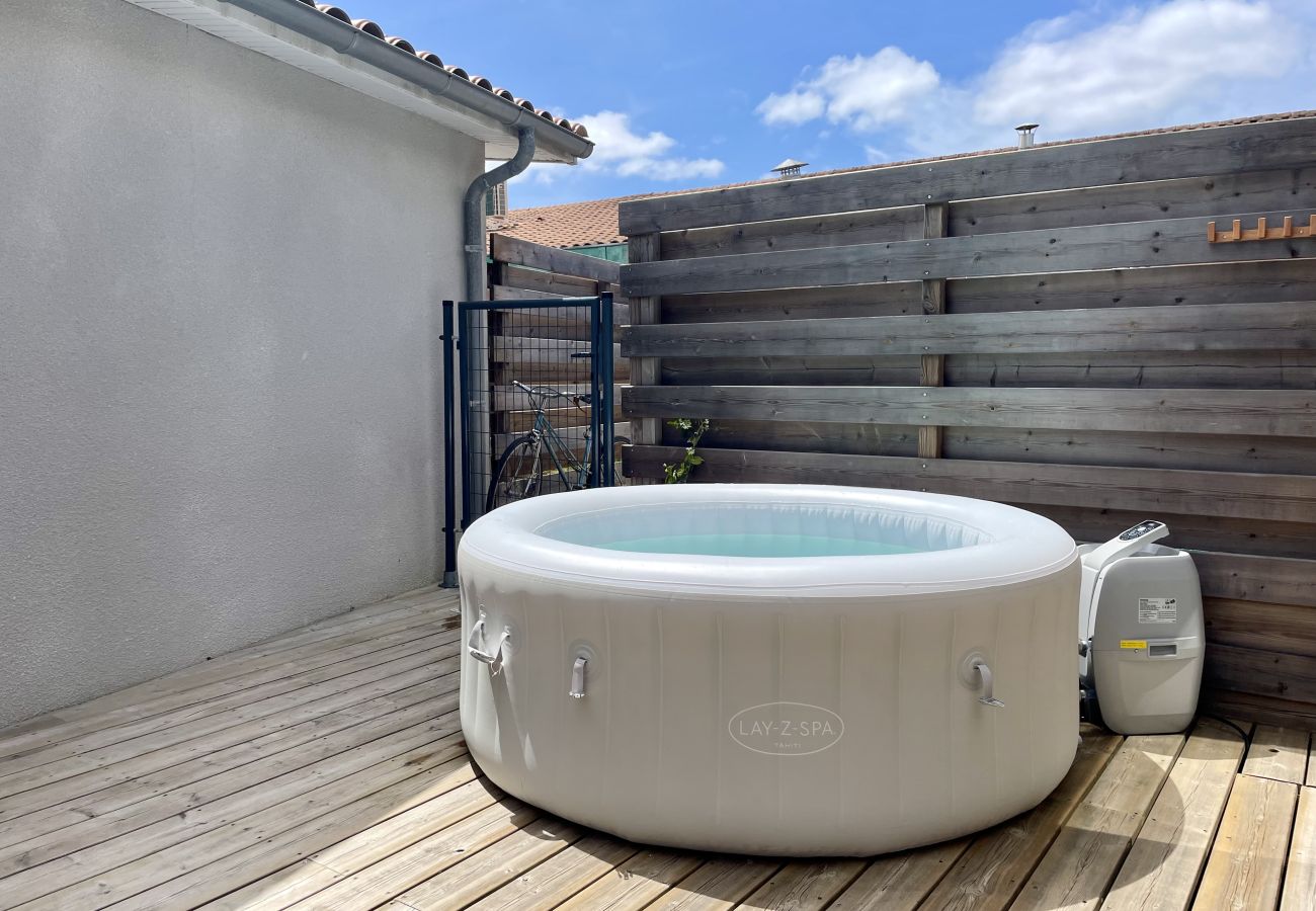Maison mitoyenne à Lacanau - Loft neuf et lumineux avec extérieur 