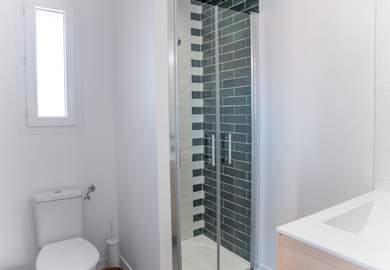 Appartement à Lacanau - Superbe Logement avec Terrasse perché en ville 