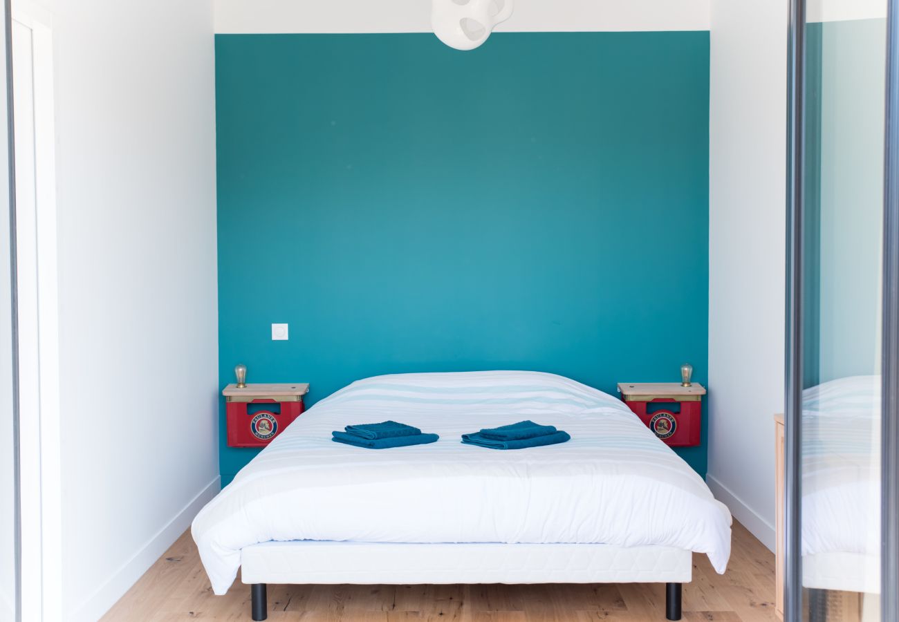 Appartement à Lacanau - Superbe Logement avec Terrasse perché en ville 