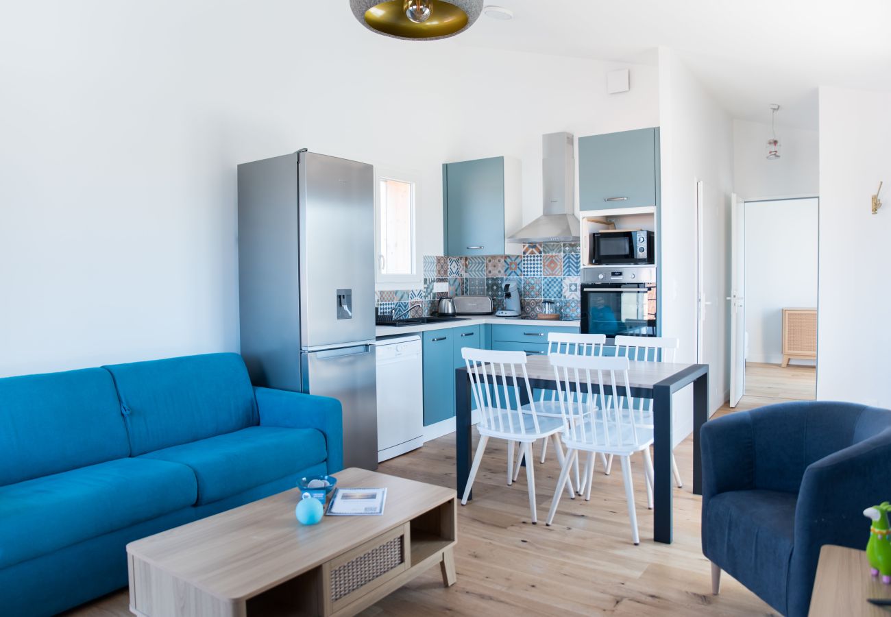 Appartement à Lacanau - Superbe Logement avec Terrasse perché en ville 
