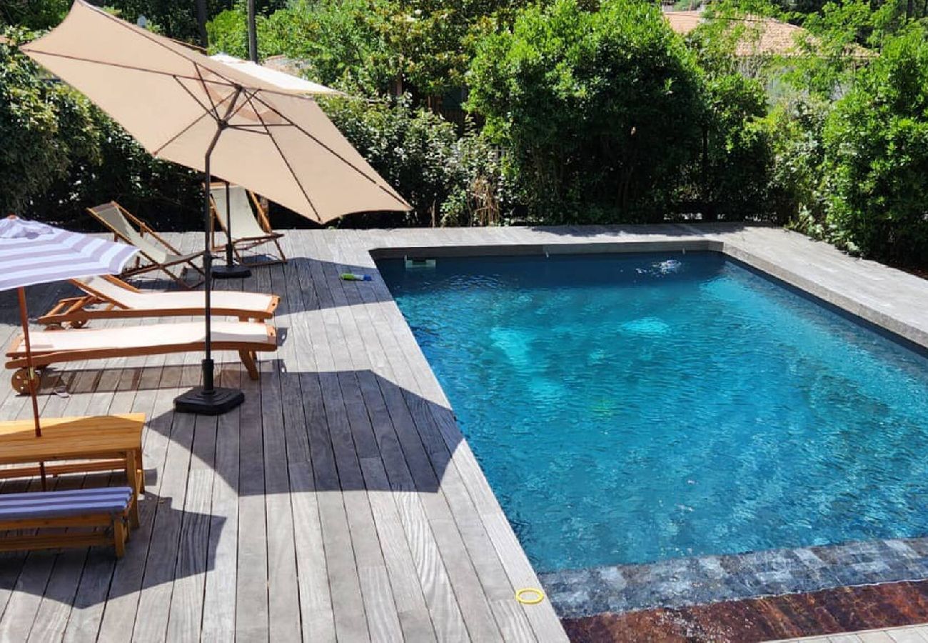 Villa à Lacanau - Splendide Villa Avec Piscine Surplombant La Pinède 