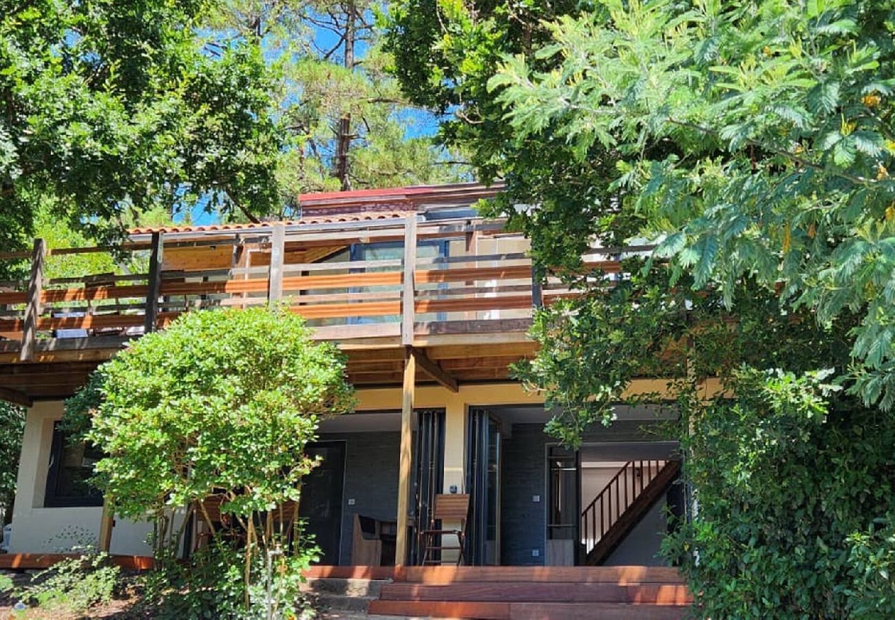 Villa à Lacanau - Splendide Villa Avec Piscine Surplombant La Pinède 