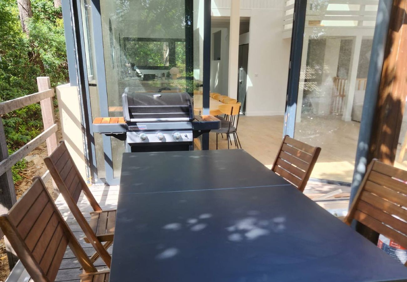 Villa à Lacanau - Splendide Villa Avec Piscine Surplombant La Pinède 