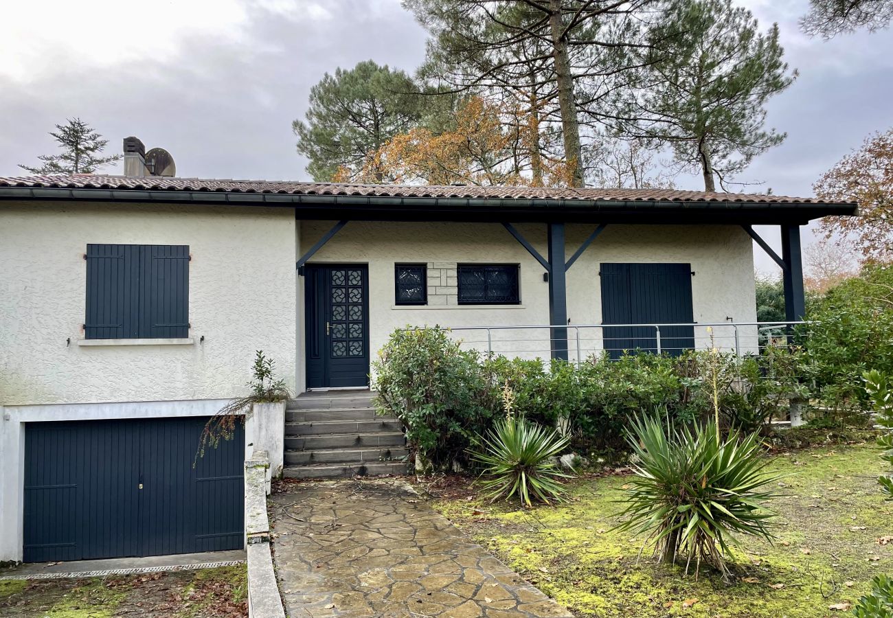 Maison à Lacanau - Séduisante maison proche du lac 