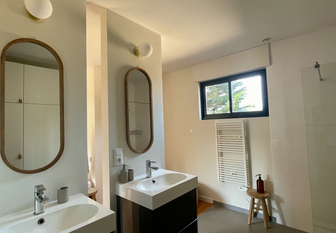 Maison à Lacanau - Maison familiale avec jardin & plage à pied