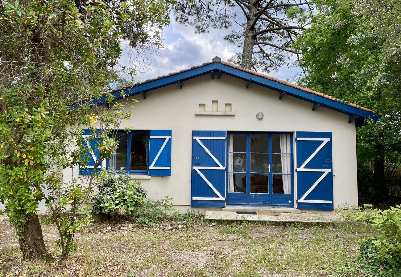 Maison à Lacanau - Maison de vacances entre pins et lac