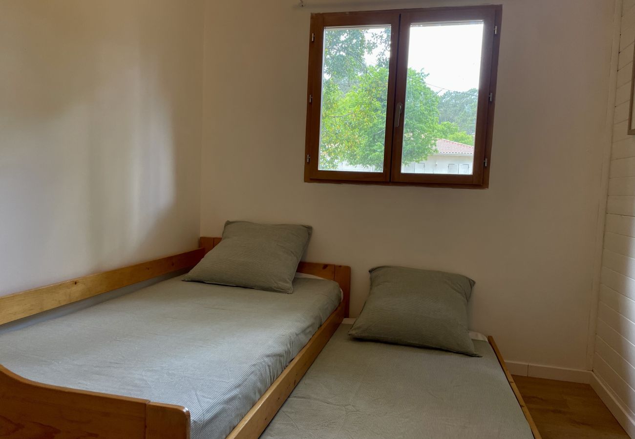 Maison à Lacanau - Maison de vacances entre pins et lac