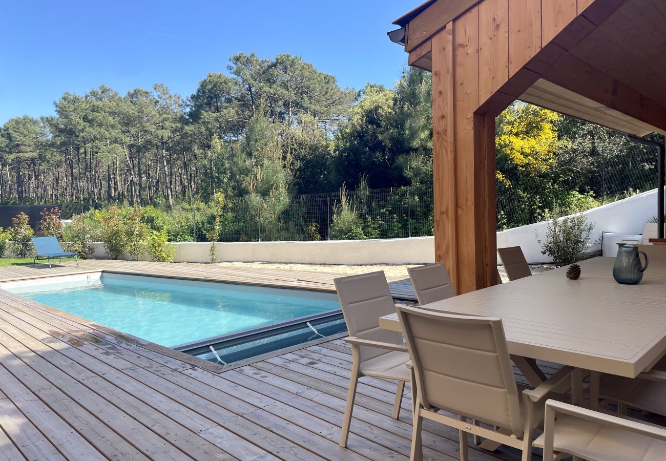 Villa à Lacanau - 🌲 Villa d’exception avec piscine & vue forêt 🏡