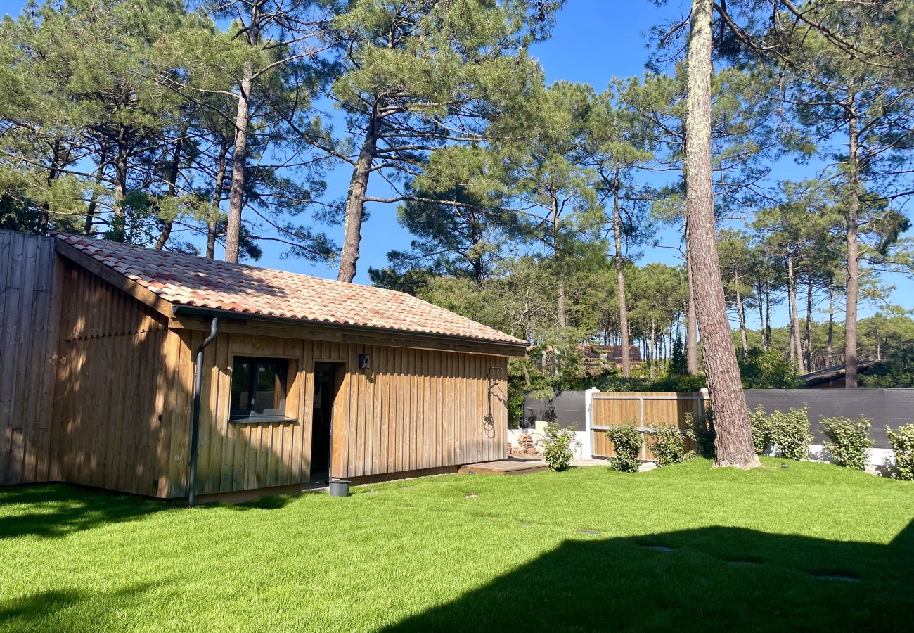 Villa à Lacanau - 🌲 Villa d’exception avec piscine & vue forêt 🏡