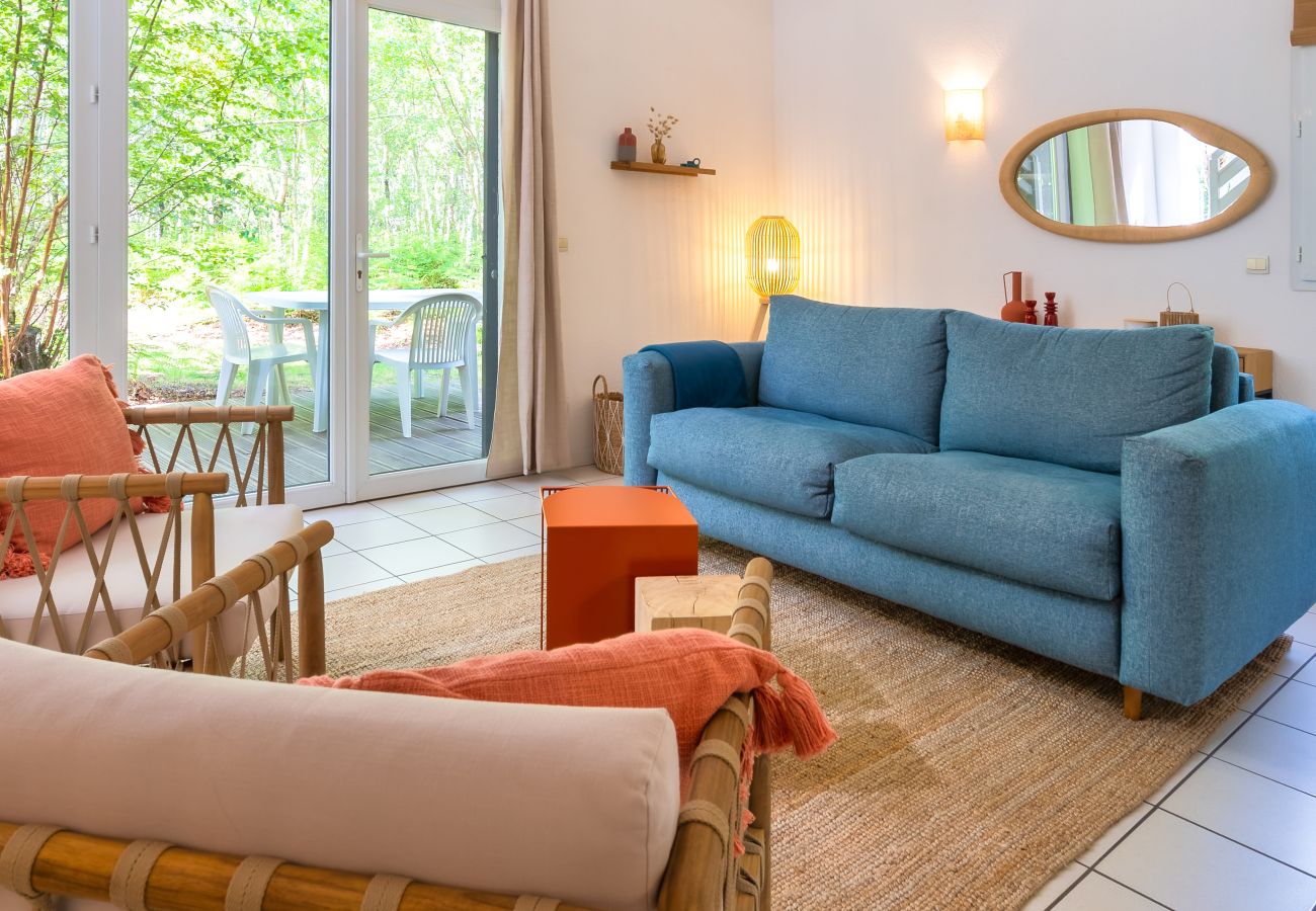 Maison à Lacanau - 🌿 Maison rénovée avec piscine & terrasse dans la pinède – Marina Talaris, Lacanau 🦩
