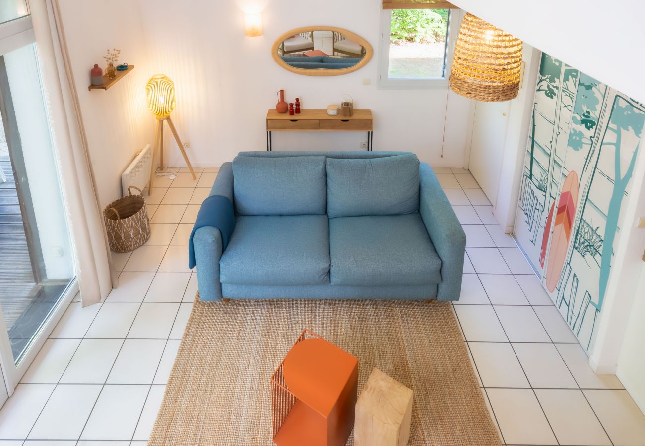 Maison à Lacanau - 🌿 Maison rénovée avec piscine & terrasse dans la pinède – Marina Talaris, Lacanau 🦩