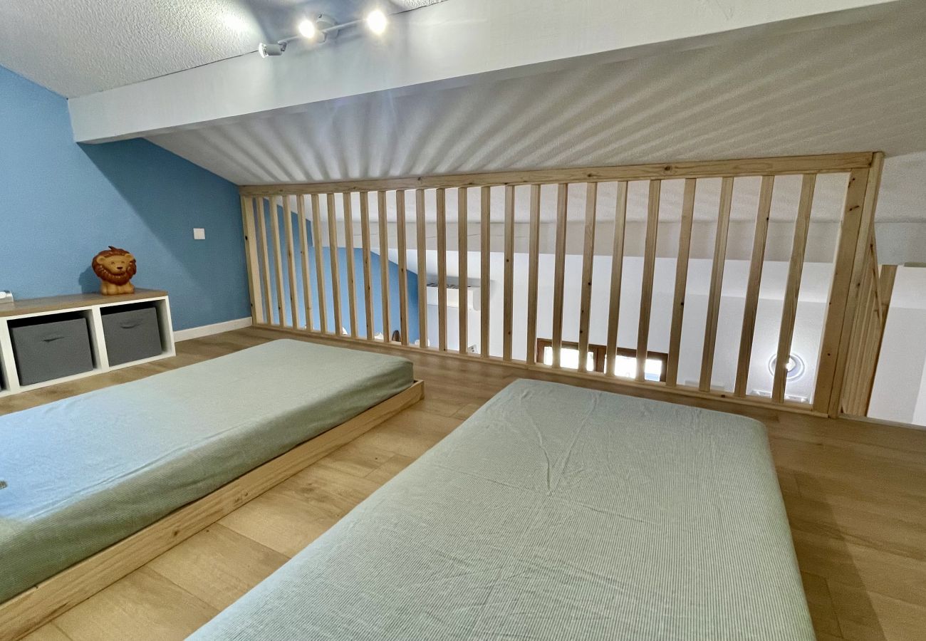 Maison mitoyenne à Lacanau - Petite maison avec jardin privatif & piscine