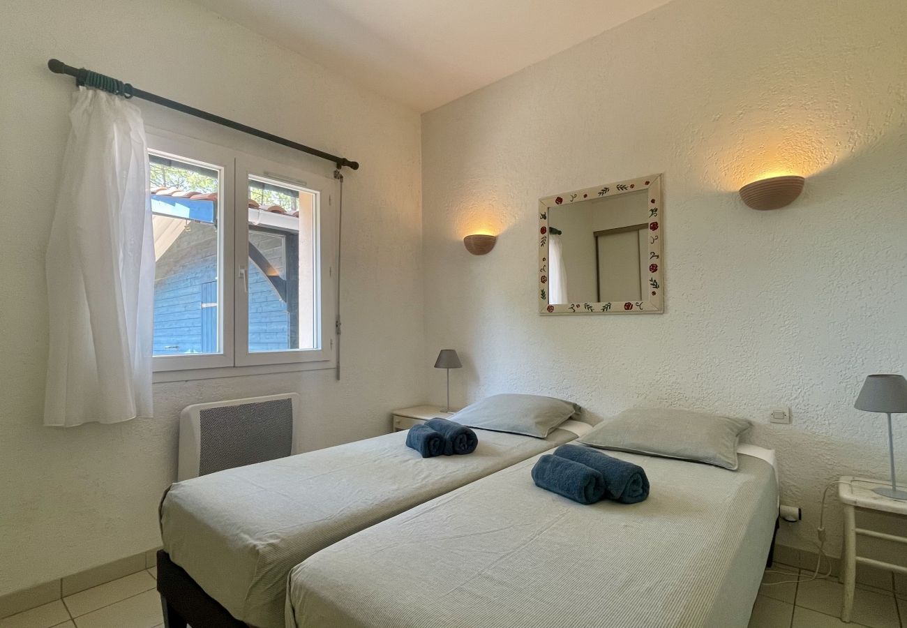 Maison à Lacanau - Maison avec piscine au cœur de la pinède