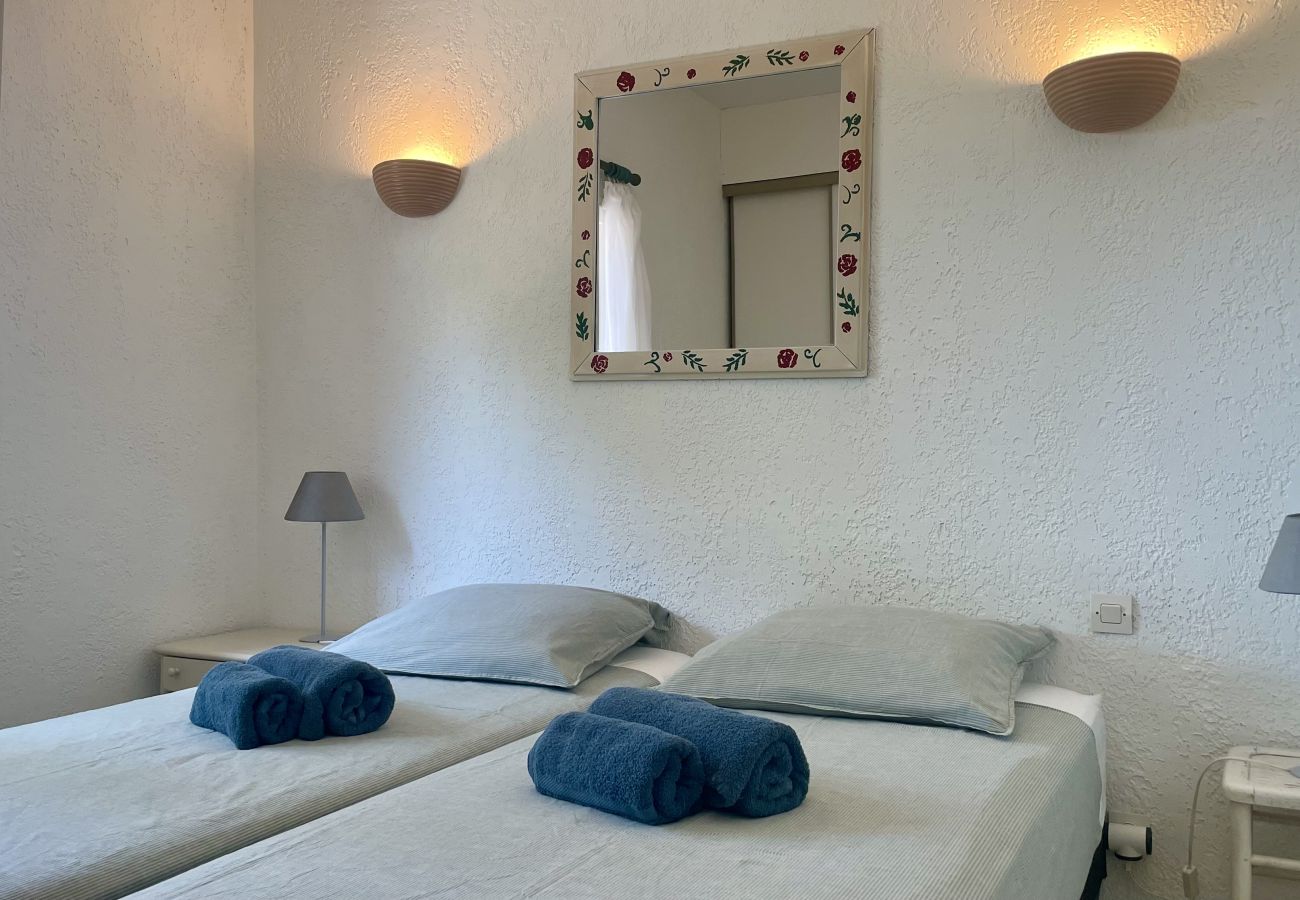 Maison à Lacanau - Maison avec piscine au cœur de la pinède
