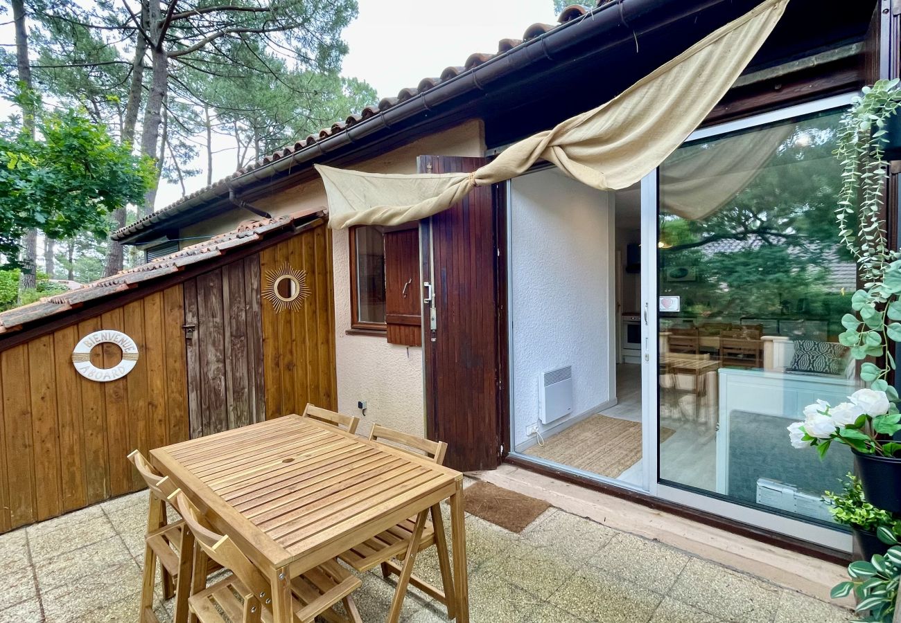 Maison mitoyenne à Lacanau - 🌲 Jolie maisonnette au cœur des bois 🏡