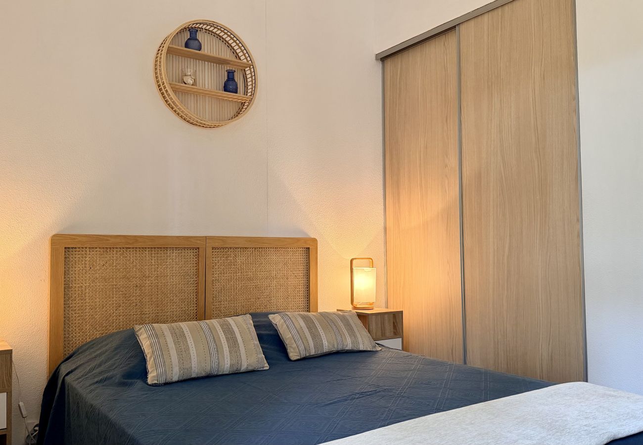 Chalet à Lacanau - Petite maison au milieu des pins 